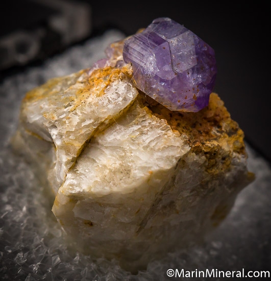 Apatite from Pulsifer Quarry, Maine, USA [db_pics/pics/AR11b.jpg]