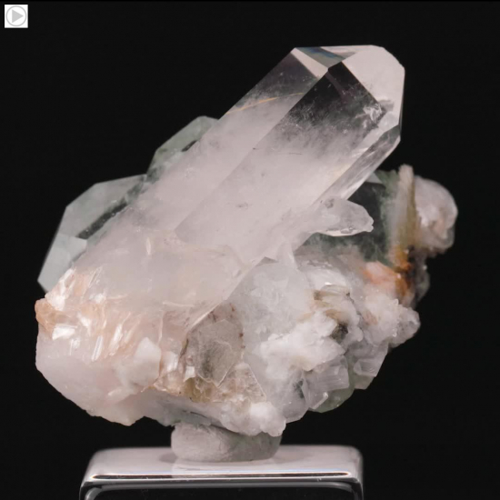 Aquamarine with Quartz from Ping Wu, Sichuan Prov., China [db_pics/pics/C426.mp4]