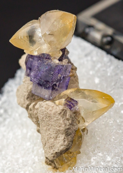 Fluorite with Calcite from Stoneco Auglaize Quarry, Junction, Paulding Co., Ohio, USA [db_pics/pics/CT160b.jpg]