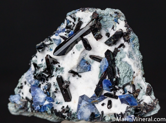 Benitoite with Neptunite from Gem Mine, San Benito Co., California, USA [db_pics/pics/CT253b.jpg]