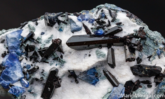 Benitoite with Neptunite from Gem Mine, San Benito Co., California, USA [db_pics/pics/CT253c.jpg]