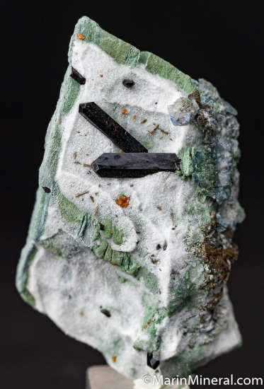 Benitoite with Joaquinite, Neptunite from Gem Mine, San Benito Co., California, USA [db_pics/pics/CT256a.jpg]