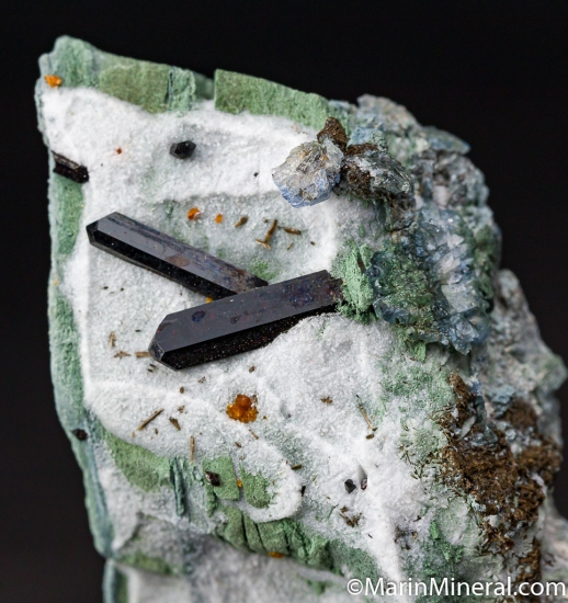 Benitoite with Joaquinite, Neptunite from Gem Mine, San Benito Co., California, USA [db_pics/pics/CT256c.jpg]
