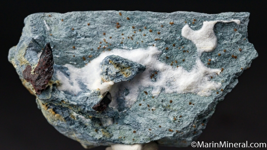 Joaquinite with Neptunite from Gem Mine, San Benito Co., California, USA [db_pics/pics/CT415a.jpg]