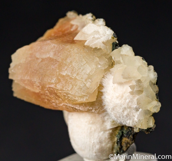 Heulandite with Mordenite, Calcite from Amudika River, near Mirny, Yakutia, Siberia, Russia [db_pics/pics/CT658b.jpg]