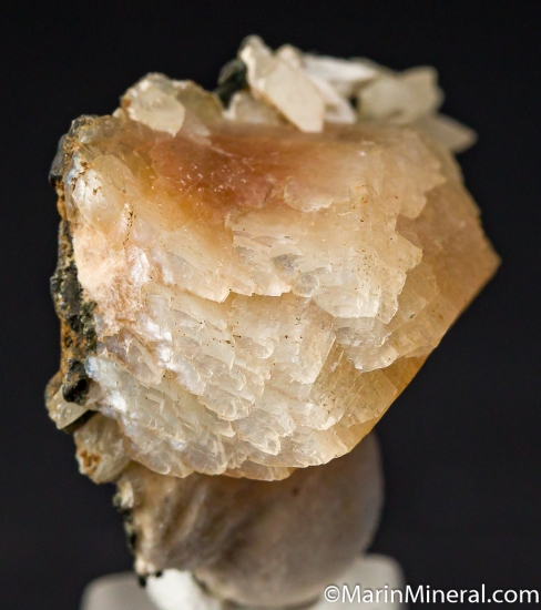 Heulandite with Mordenite, Calcite from Amudika River, near Mirny, Yakutia, Siberia, Russia [db_pics/pics/CT658c.jpg]
