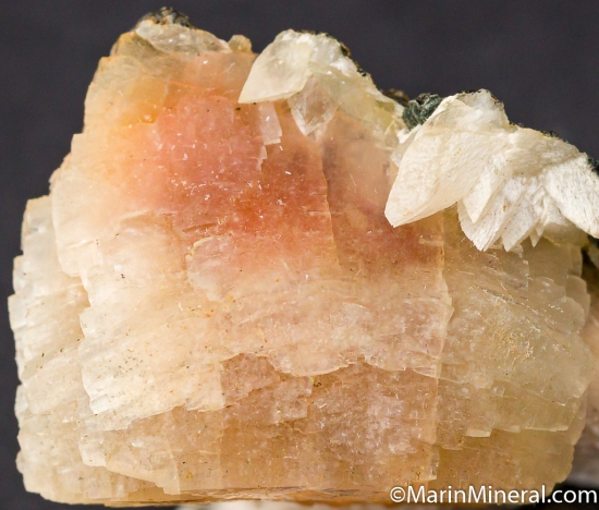 Heulandite with Mordenite, Calcite from Amudika River, near Mirny, Yakutia, Siberia, Russia [db_pics/pics/CT658e.jpg]