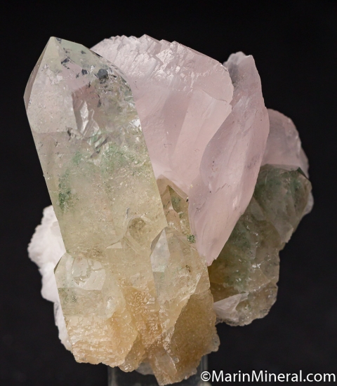 Manganocalcite on Quartz from Huanggang Mine, Inner Mongolia, China [db_pics/pics/D595a.jpg]