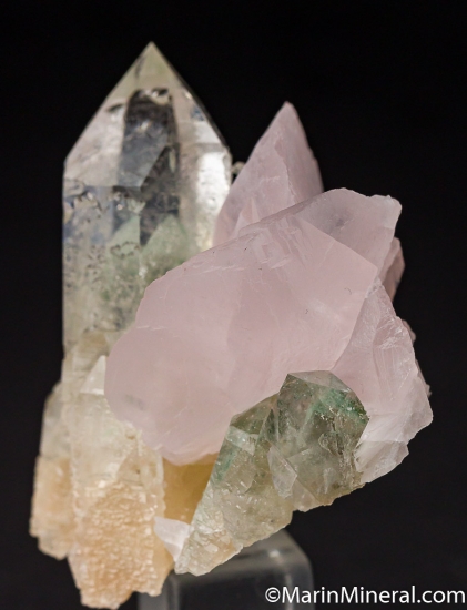 Manganocalcite on Quartz from Huanggang Mine, Inner Mongolia, China [db_pics/pics/D595c.jpg]