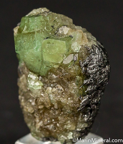 Tsavorite on Graphite from Merelani Hills, Arusha, Tanzania [db_pics/pics/J653b.jpg]