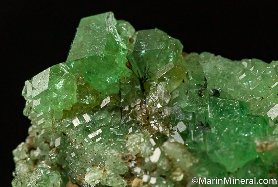 Tsavorite on Graphite from Merelani Hills, Arusha, Tanzania [db_pics/pics/J655c.jpg]