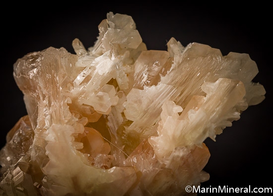 Cerussite from Daoping Mine, Yangshuo, Guangxi Region, China [db_pics/pics/J73c.jpg]