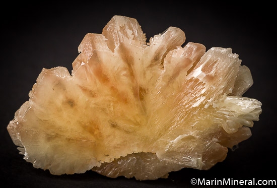 Cerussite from Daoping Mine, Yangshuo, Guangxi Region, China [db_pics/pics/J74b.jpg]