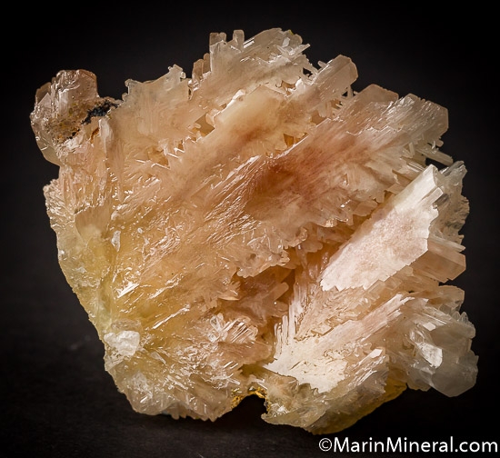 Cerussite from Daoping Mine, Yangshuo, Guangxi Region, China [db_pics/pics/J75a.jpg]