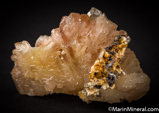 Cerussite from Daoping Mine, Yangshuo, Guangxi Region, China [db_pics/pics/J77b.jpg]
