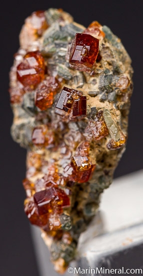 Grossular with Clinochlore from Susa Valley, Italy [db_pics/pics/K680b.jpg]
