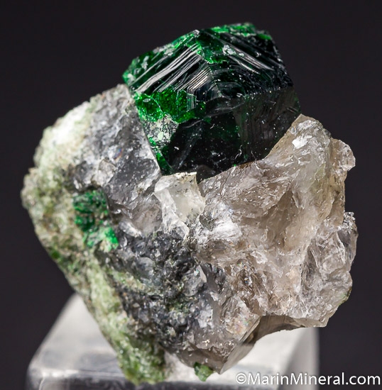 Uvarovite from Outokumpu, North Karelia, Finland [db_pics/pics/K691b.jpg]