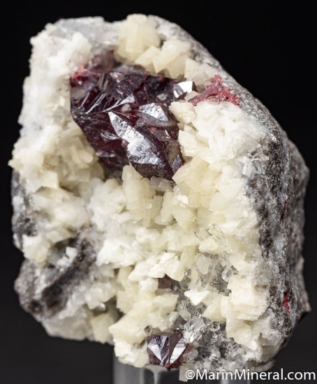 Cinnabar from Yanwuping Mines, Guizhou, China [db_pics/pics/K739b.jpg]