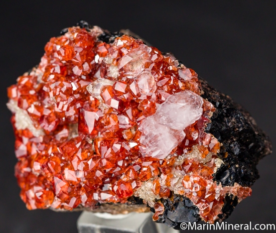 Rhodochrosite with Quartz from Uchucchacua Mine, Oyon, Peru [db_pics/pics/K940b.jpg]