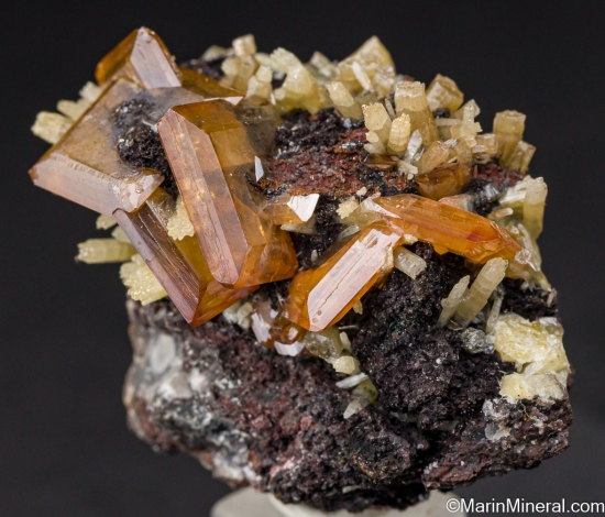 Wulfenite with Mimetite from Tsumeb, Namibia [db_pics/pics/LL167b.jpg]