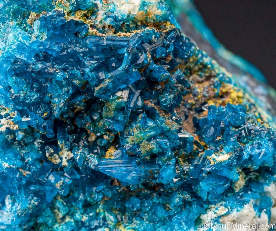 Caledonite from Mammoth-Saint Anthony Mine, Tiger, Pinal Co., Arizona, USA [db_pics/pics/LL173c.jpg]