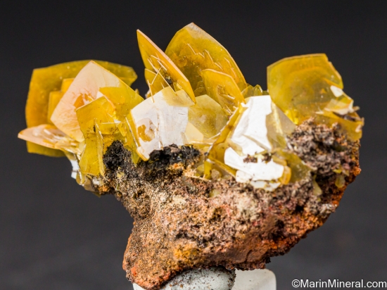 Wulfenite from Total Wreck Mine, Empire Mountains, Pima Co., Arizona, USA [db_pics/pics/LL238b.jpg]