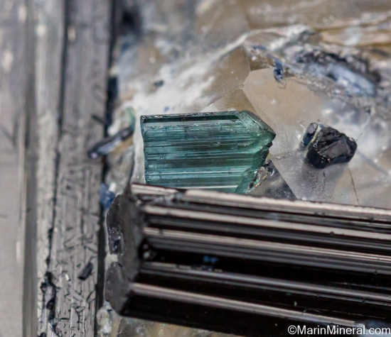 Indicolite on Quartz from Fano Mine, Riverside Co., California, USA [db_pics/pics/LL255h.jpg]