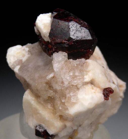 Spessartine on Feldspar from Anza, Riverside Co., California, USA [db_pics/pics/LL300c.jpg]