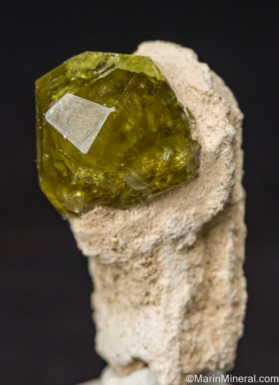 Grossular from Vilyui River Basin, Mirninsky District, Yakutia, Russia [db_pics/pics/LL311b.jpg]