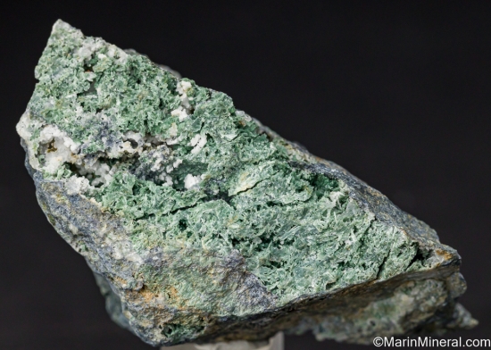 Jadeite crystals from Russian River, Cloverdale area, Mendocino Co., California, USA [db_pics/pics/LL393a.jpg]