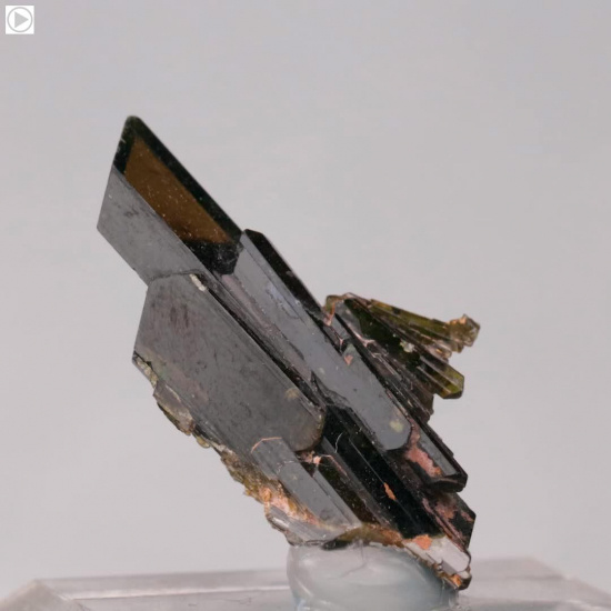 Clinozoisite from Tormiq, Skardu, Pakistan [db_pics/pics/LL475.mp4]