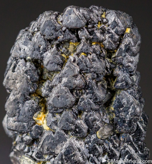 Magnetite with Orthoclase from Imilchil, Midelt Province, DrÃ¢a-Tafilalet Region, Morocco [db_pics/pics/LL527e.jpg]