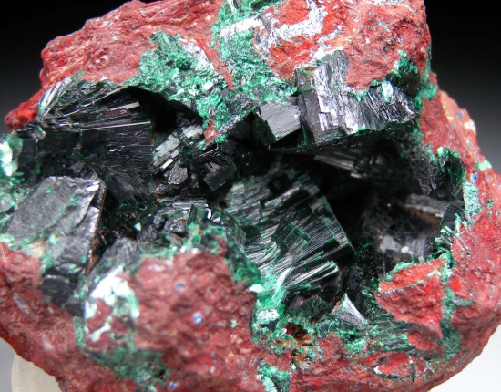 Brochantite from Bou Skour mine, Draa Tafilalt Region, Morocco [db_pics/pics/LL530c.jpg]