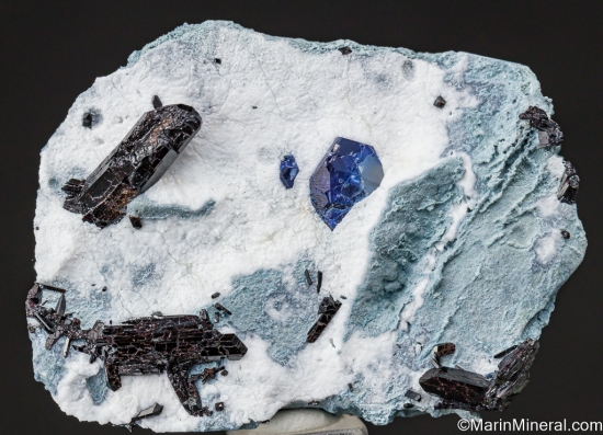 Benitoite with Neptunite from Gem Mine, San Benito Co., California, USA [db_pics/pics/LL557a.jpg]
