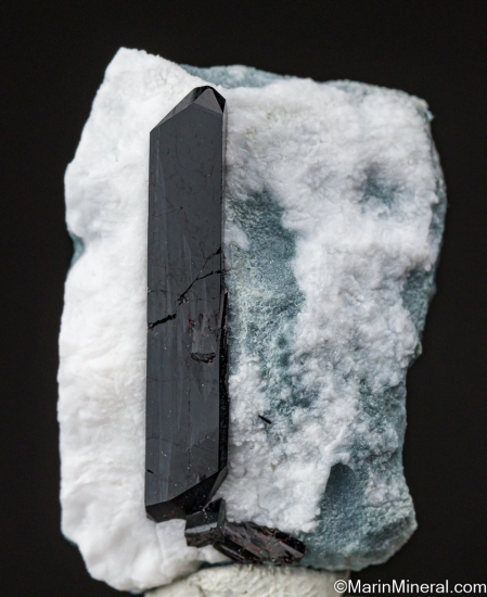 Neptunite from Gem Mine, San Benito Co., California, USA [db_pics/pics/LL558a.jpg]