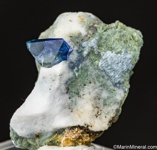 Benitoite from Gem Mine, San Benito Co., California, USA [db_pics/pics/LL567b.jpg]