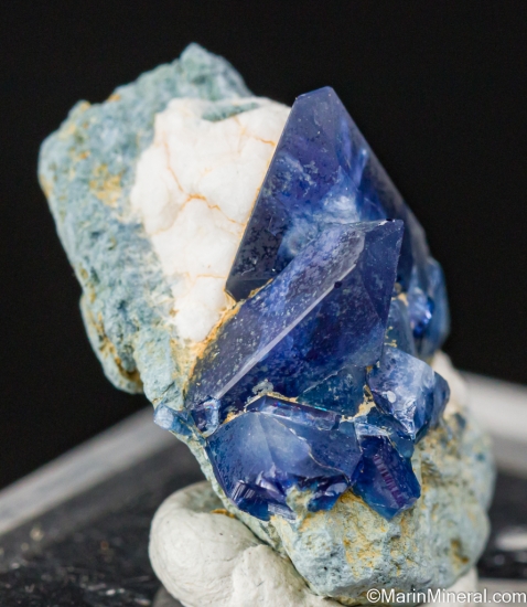 Benitoite from Gem Mine, San Benito Co., California, USA [db_pics/pics/LL571c.jpg]