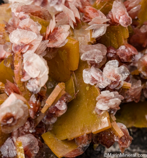 Calcite on Wulfenite from Defiance Mine, Gleeson, Cochise County, Arizona, USA [db_pics/pics/LL609j.jpg]