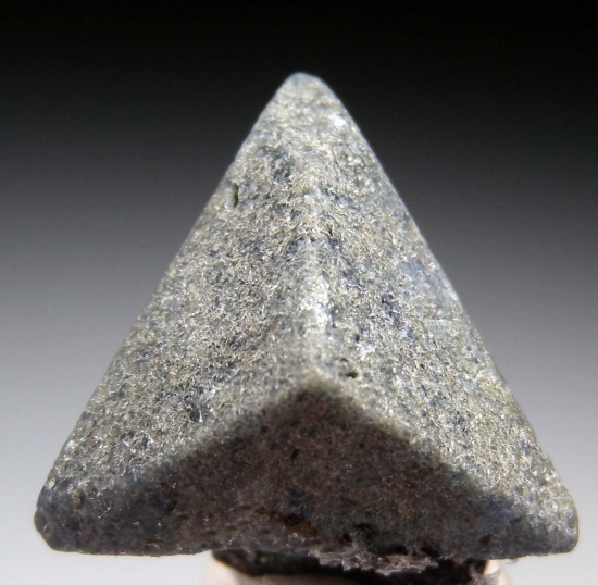 Benitoite from Gem Mine, San Benito Co., California, USA [db_pics/pics/LL738b.jpg]