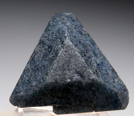 Benitoite from Gem Mine, San Benito Co., California, USA [db_pics/pics/LL739a.jpg]