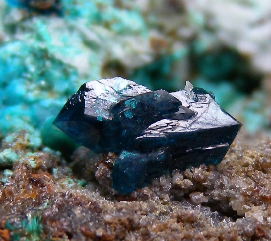 Veszelyite from Dongchuan, Kunming, Yunnan, China [db_pics/pics/LL862c.jpg]