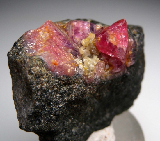 Sapphire from Winza, Dodoma, Tanzania [db_pics/pics/LV261a.jpg]