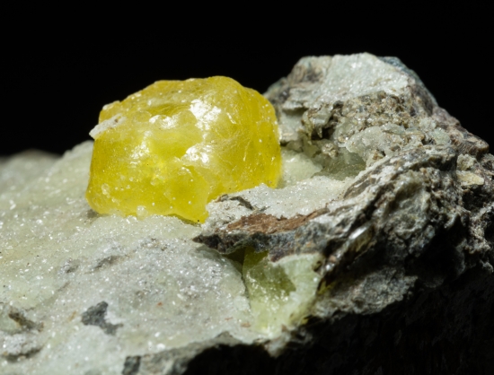 Brucite from Killa Saifullah, Balochistan, Pakistan [db_pics/pics/LV274c.jpg]