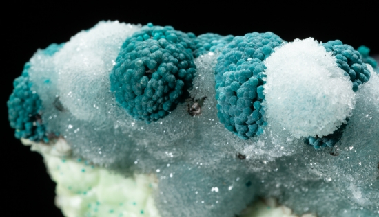 Rosasite on Hemimorphite from 79 Mine, Gila Co., Arizona, USA [db_pics/pics/LV301d.jpg]