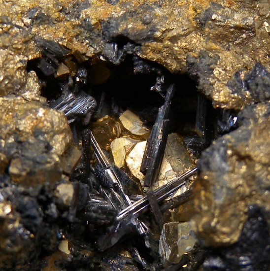 Stibnite with Pyrite from Julcani, Huancavelica Dept., Peru [db_pics/pics/LV345b.jpg]