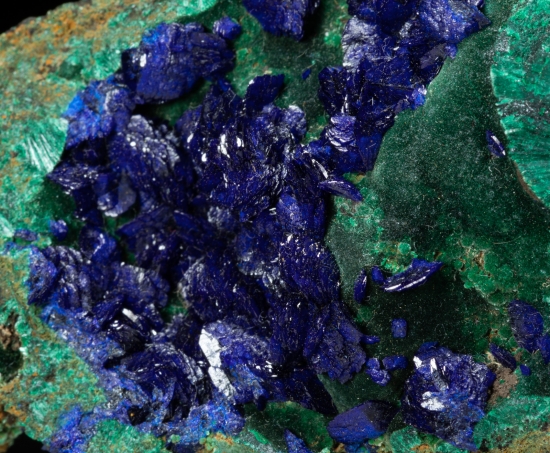 Azurite on Malachite from Liufengshan Copper Mine, Anhui Prov., China [db_pics/pics/LV347b.jpg]