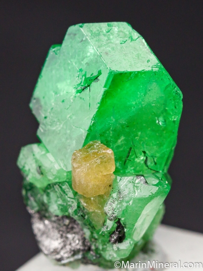 Tsavorite with Zoisite from Merelani Hills, Arusha, Tanzania [db_pics/pics/M792b.jpg]