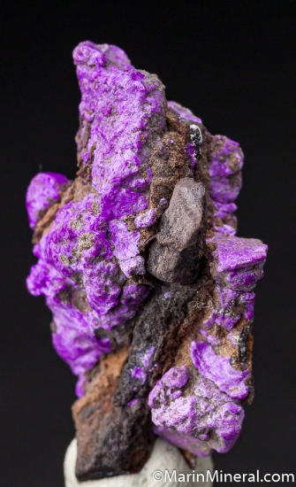 Sugilite from N'Chwanning Mine, Kuruman, South Africa [db_pics/pics/M874b.jpg]