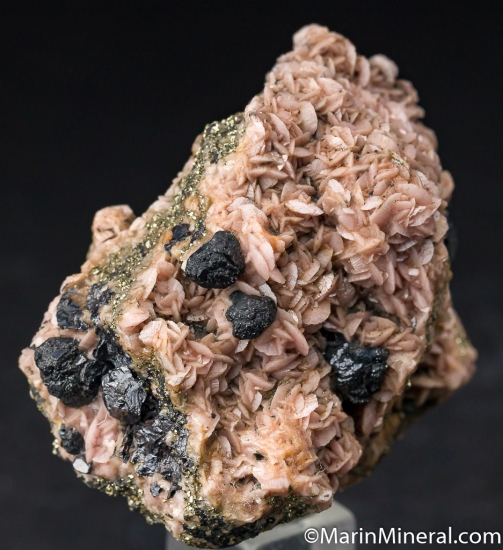 Sphalerite on Rhodochrosite from Gilman, Colorado, USA [db_pics/pics/M917c.jpg]