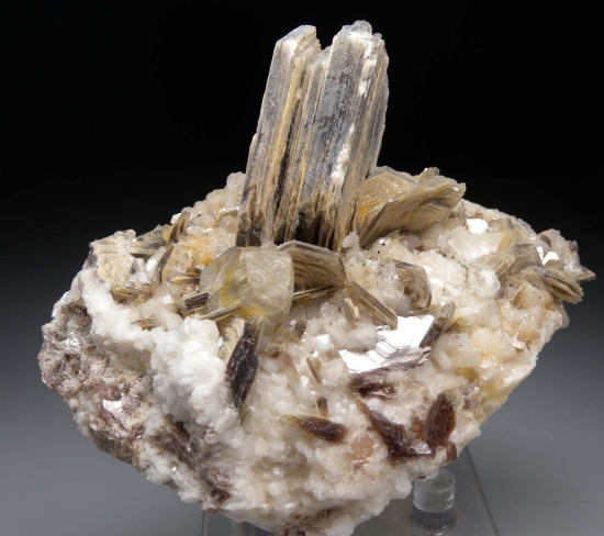 Euclase with Muscovite from Dom Bosco, Ouro Preto, Minas Gerais, Brazil [db_pics/pics/MK115a.jpg]
